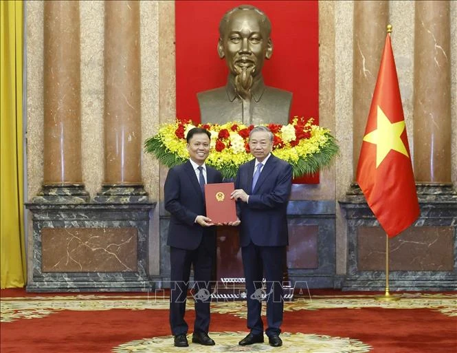 Cơ quan đại diện phải là điểm tựa cho các doanh nghiệp, địa phương và cộng đồng người Việt Nam ở nước ngoài Cơ quan đại diện phải là điểm tựa cho các doanh nghiệp, địa phương và cộng đồng người Việt Nam ở nước ngoài