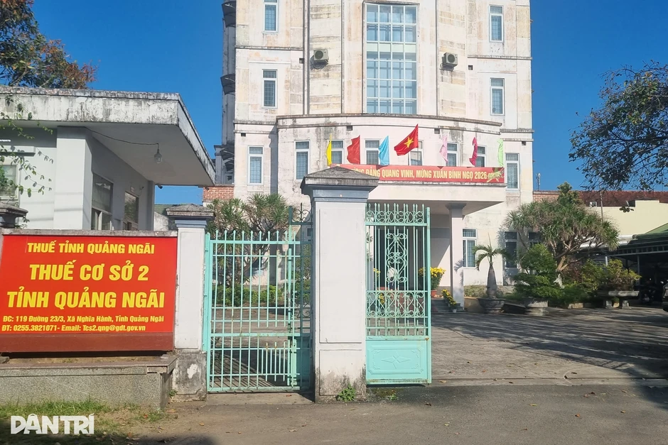 Cơ quan thuế xin tiền xã phường để "động viên tinh thần cán bộ" Cơ quan thuế xin tiền xã phường để "động viên tinh thần cán bộ"