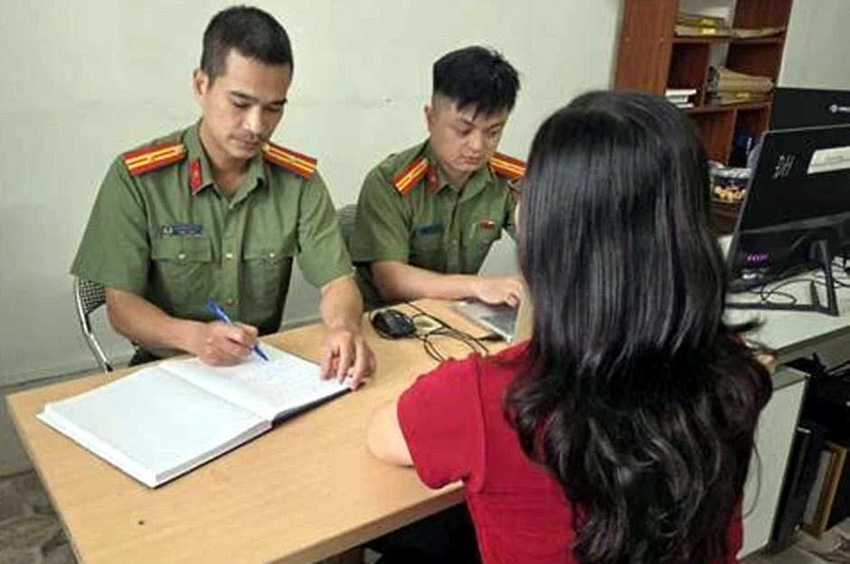Cổ súy mê tín trên Facebook, người phụ nữ ở Hà Nội bị xử phạt Cổ súy mê tín trên Facebook, người phụ nữ ở Hà Nội bị xử phạt