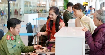 Coi chừng bị từ chối làm thủ tục vì dùng 'sai' hộ chiếu khi bay nội địa