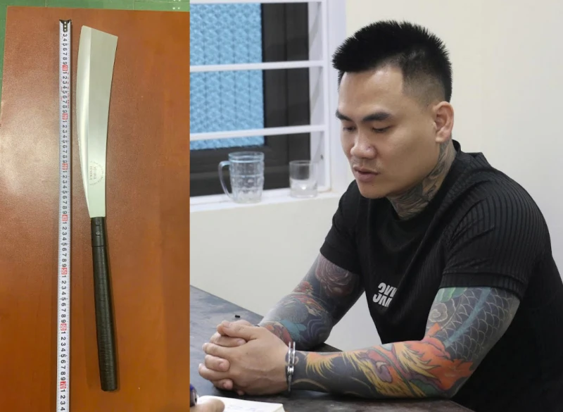 Côn đồ “thử dao mới”, chém người ở quán cà phê Côn đồ “thử dao mới”, chém người ở quán cà phê