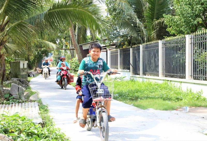 Con đường thắm tình quân dân từ phong trào Ba nhất Con đường thắm tình quân dân từ phong trào Ba nhất