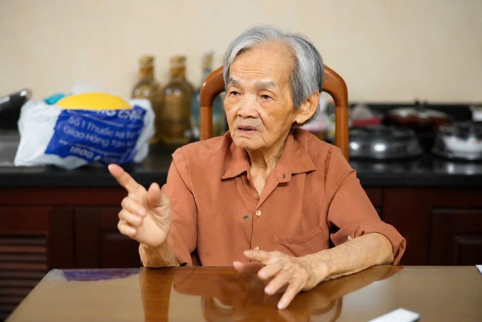 Con gái liệt sĩ Nguyễn Thị Minh Khai xúc động trước thông tin xác minh nơi chôn cất mẹ Con gái liệt sĩ Nguyễn Thị Minh Khai xúc động trước thông tin xác minh nơi chôn cất mẹ