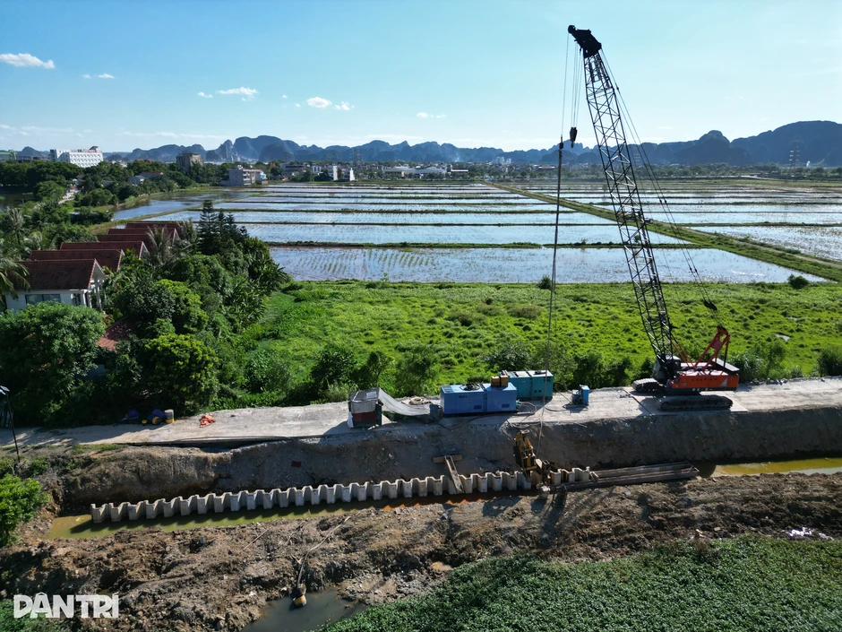 Con sông "tiêu tốn" hàng nghìn tỷ đồng ở Ninh Bình
