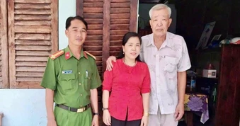 Con tìm cha sau 43 năm xa cách và cuộc xác minh "thần tốc" của công an