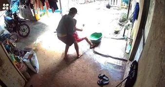 Công an công bố đặc điểm nhận dạng gã đàn ông có hành động lạ với bé gái