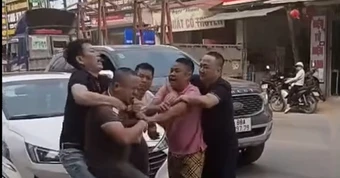 Công an điều tra vụ xô xát sau va chạm ô tô ở Phú Thọ