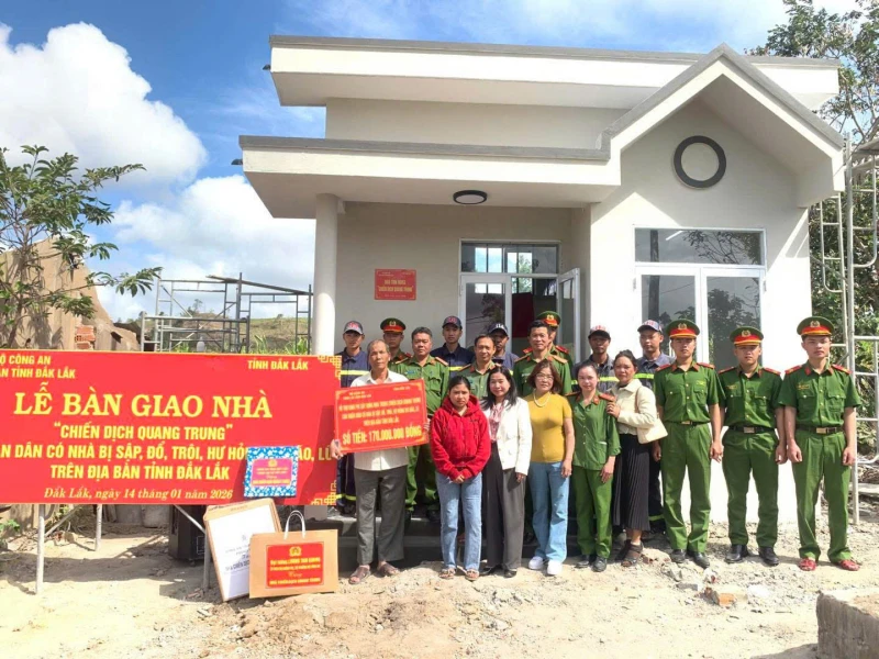 Công an đồng hành cùng các già làng xây dựng thế trận an ninh xã Tây Sơn ở phía Đông Đắk Lắk Công an đồng hành cùng các già làng xây dựng thế trận an ninh xã Tây Sơn ở phía Đông Đắk Lắk