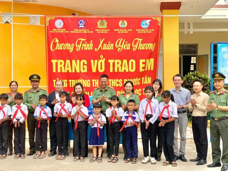Công an đồng hành cùng các già làng xây dựng thế trận an ninh xã Tây Sơn ở phía Đông Đắk Lắk Công an đồng hành cùng các già làng xây dựng thế trận an ninh xã Tây Sơn ở phía Đông Đắk Lắk