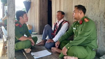 Công an đồng hành cùng các già làng xây dựng thế trận an ninh xã Tây Sơn ở phía Đông Đắk Lắk