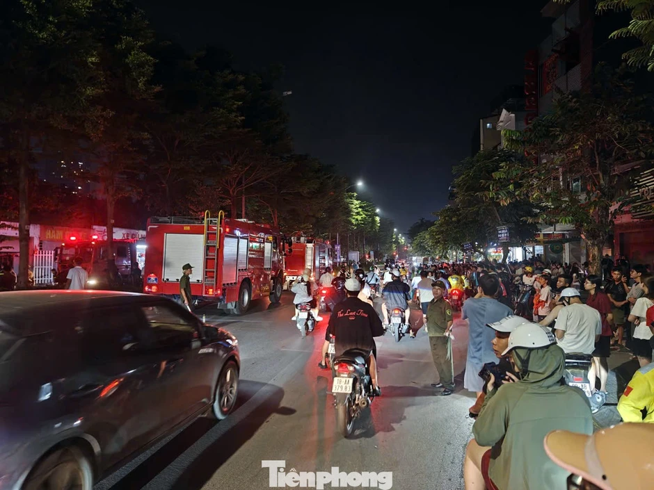 Công an Hà Nội thông tin vụ cháy cửa hàng xe máy trên phố Nguyễn Khánh Toàn Công an Hà Nội thông tin vụ cháy cửa hàng xe máy trên phố Nguyễn Khánh Toàn