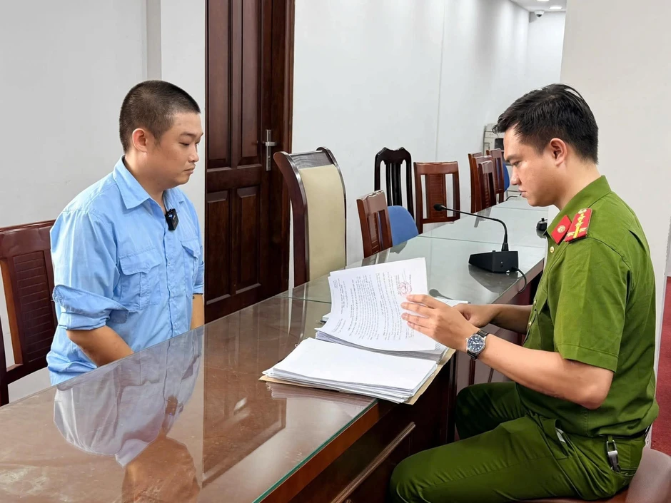 Công an Hà Nội triệt phá đường dây buôn lậu 8.000 cây vàng Công an Hà Nội triệt phá đường dây buôn lậu 8.000 cây vàng