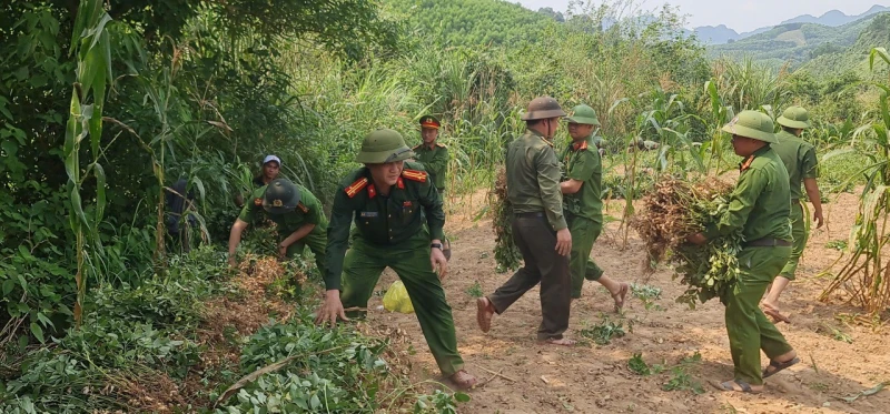 Công an Quảng Trị gần dân, sát dân bằng những việc làm thiết thực Công an Quảng Trị gần dân, sát dân bằng những việc làm thiết thực