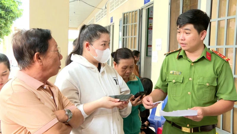 Công an Tây Ninh sát dân, vì dân trong phong trào thi đua “Ba nhất” Công an Tây Ninh sát dân, vì dân trong phong trào thi đua “Ba nhất”