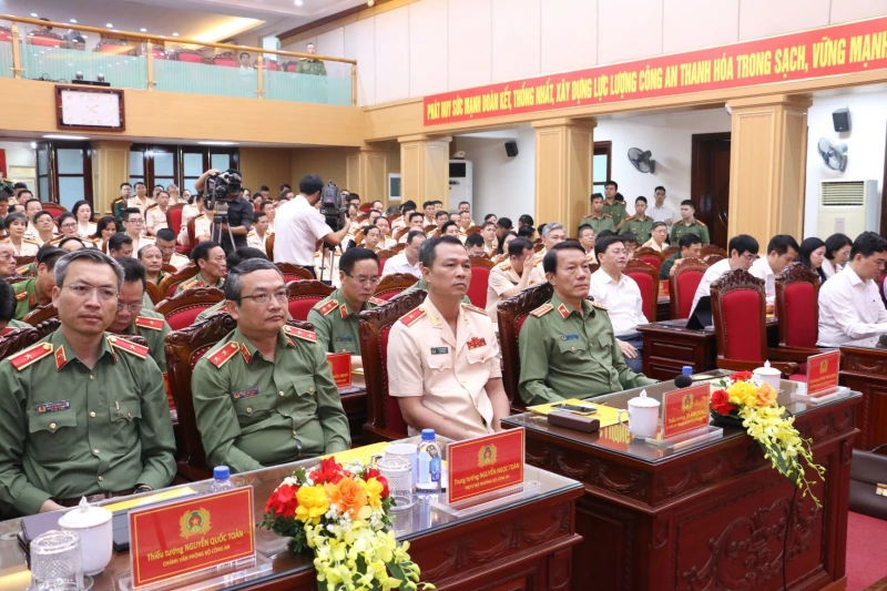 Công an Thanh Hóa chủ động kiến tạo phát triển, giữ vững an ninh từ cơ sở Công an Thanh Hóa chủ động kiến tạo phát triển, giữ vững an ninh từ cơ sở