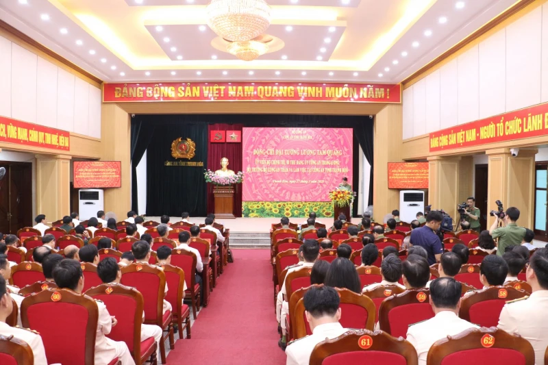 Công an Thanh Hóa chủ động kiến tạo phát triển, giữ vững an ninh từ cơ sở Công an Thanh Hóa chủ động kiến tạo phát triển, giữ vững an ninh từ cơ sở