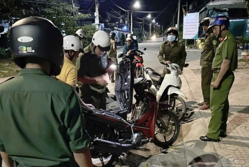 Công an tỉnh Đồng Tháp tổng lực bảo vệ ANTT cho “Ngày hội non sông” Công an tỉnh Đồng Tháp tổng lực bảo vệ ANTT cho “Ngày hội non sông”