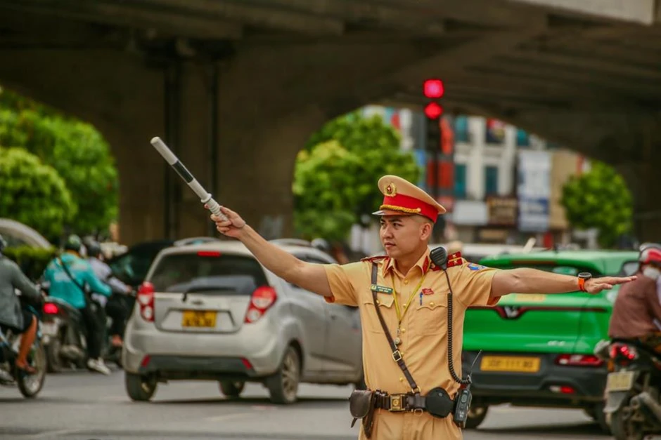 Công an TP Hà Nội thông báo nóng tới tất cả người tham gia giao thông Công an TP Hà Nội thông báo nóng tới tất cả người tham gia giao thông
