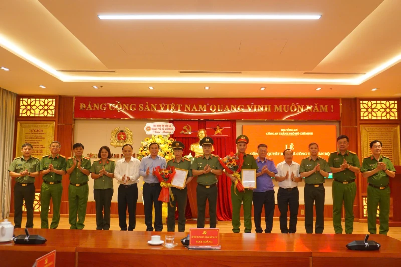 Công an TP Hồ Chí Minh có tân Thủ trưởng Cơ quan An ninh điều tra và Cơ quan Cảnh sát điều tra Công an TP Hồ Chí Minh có tân Thủ trưởng Cơ quan An ninh điều tra và Cơ quan Cảnh sát điều tra
