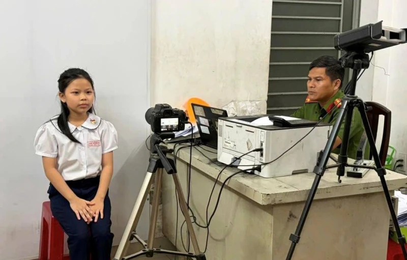 Công an TP Hồ Chí Minh tăng tốc cấp căn cước cho học sinh kịp kỳ thi