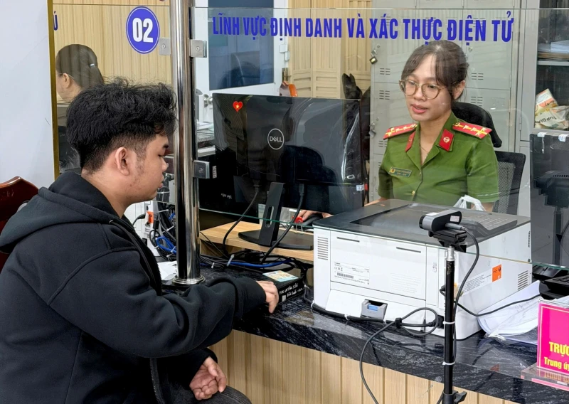 Công an TP Hồ Chí Minh tăng tốc cấp căn cước cho học sinh kịp kỳ thi