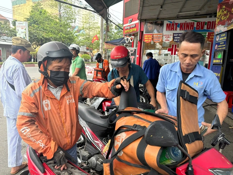 Công an TPHCM cảnh báo nguy cơ cháy nổ khi tích trữ xăng dầu Công an TPHCM cảnh báo nguy cơ cháy nổ khi tích trữ xăng dầu