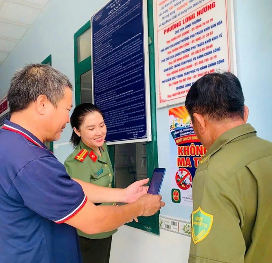 Công an TPHCM vào đợt cao điểm 45 ngày đêm tổng rà soát, trấn áp tội phạm Công an TPHCM vào đợt cao điểm 45 ngày đêm tổng rà soát, trấn áp tội phạm