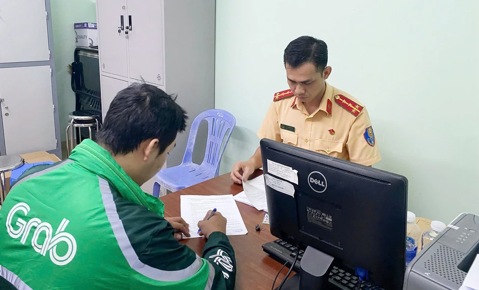 Công an TPHCM xử lý nhiều trường hợp xuyên tạc, bôi nhọ CSGT trên mạng xã hội