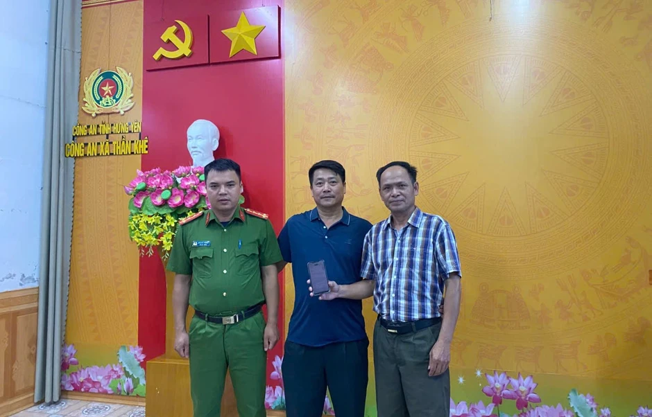 Công an vào cuộc xác minh giao dịch chuyển khoản hơn 400 triệu từ tài khoản của ông Vũ Xuân Khang Công an vào cuộc xác minh giao dịch chuyển khoản hơn 400 triệu từ tài khoản của ông Vũ Xuân Khang