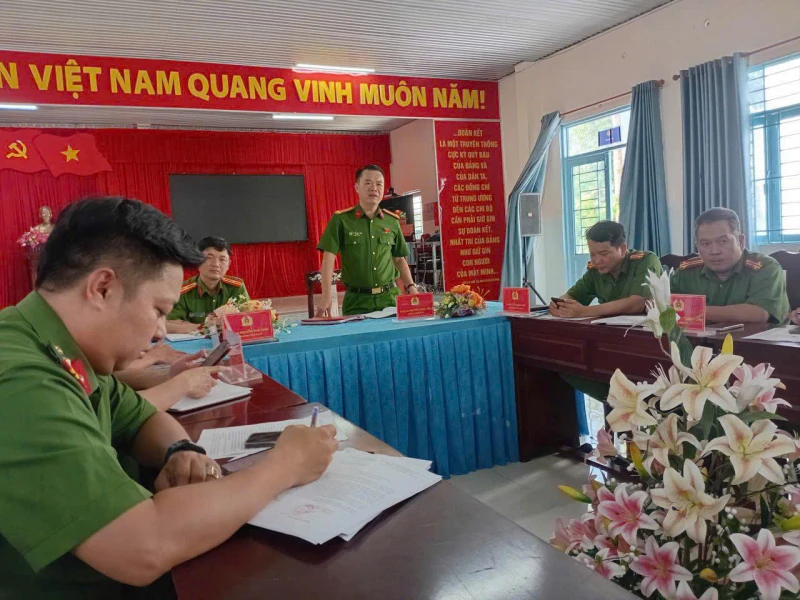Công an vùng Tây Nam bộ phòng ngừa, trấn áp tội phạm ngay từ địa bàn cơ sở Công an vùng Tây Nam bộ phòng ngừa, trấn áp tội phạm ngay từ địa bàn cơ sở