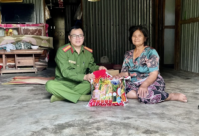Công an xã ở nơi có đông đồng bào dân tộc Raglai nâng cao hiệu quả gần dân Công an xã ở nơi có đông đồng bào dân tộc Raglai nâng cao hiệu quả gần dân