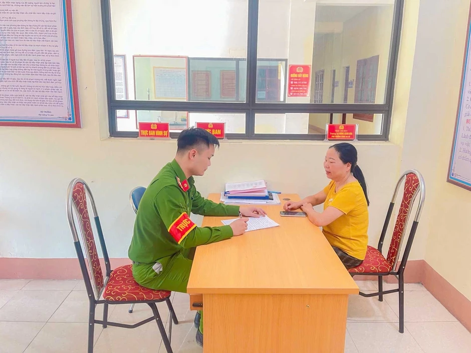 Công an xác minh các giao dịch chuyển khoản từ 5 triệu, 100 triệu, 1 tỷ đồng,... của nhiều người dân Công an xác minh các giao dịch chuyển khoản từ 5 triệu, 100 triệu, 1 tỷ đồng,... của nhiều người dân