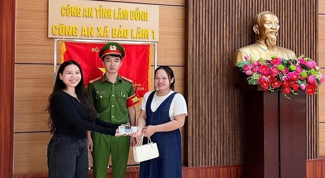 Công an xác minh các giao dịch chuyển khoản từ 7 triệu đến 86 triệu đồng của nhiều người dân Công an xác minh các giao dịch chuyển khoản từ 7 triệu đến 86 triệu đồng của nhiều người dân