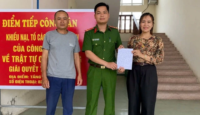 Công an xác minh giao dịch chuyển khoản gần 28 triệu đồng của một người dân Công an xác minh giao dịch chuyển khoản gần 28 triệu đồng của một người dân