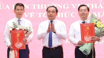 Công bố 47 quyết định về tổ chức, cán bộ Hà Nội