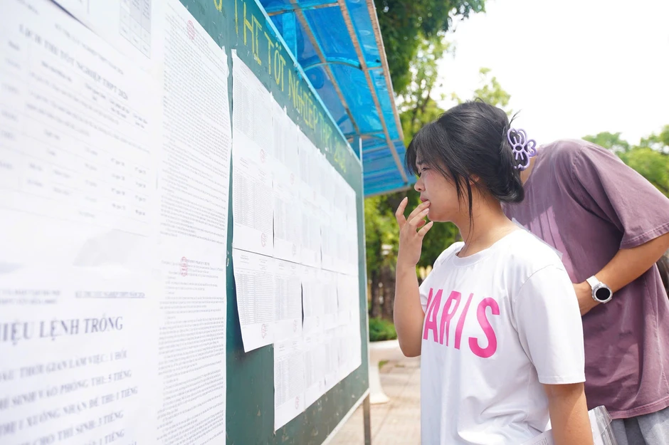 Công bố điểm thi tốt nghiệp 2026: Môn Toán ghi nhận số điểm 10 tăng vọt Công bố điểm thi tốt nghiệp 2026: Môn Toán ghi nhận số điểm 10 tăng vọt