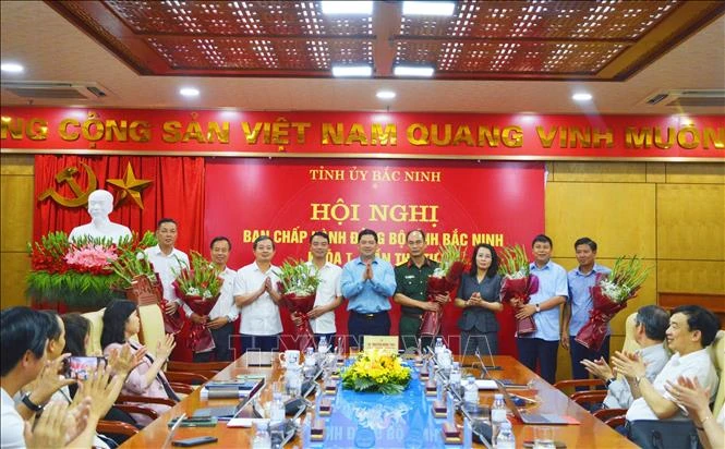 Công bố kiện toàn nhiều vị trí lãnh đạo chủ chốt tỉnh Bắc Ninh Công bố kiện toàn nhiều vị trí lãnh đạo chủ chốt tỉnh Bắc Ninh