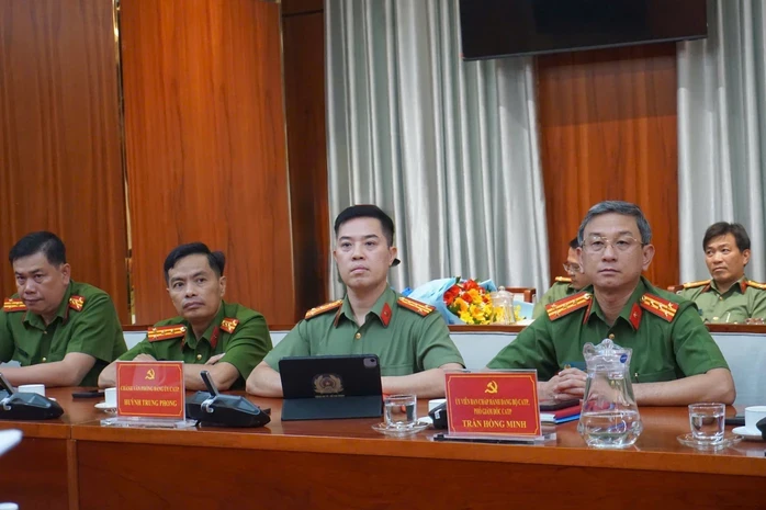 Công bố quyết định bổ nhiệm Thủ trưởng Cơ quan ANĐT và Thủ trưởng Cơ quan CSĐT Công an TPHCM