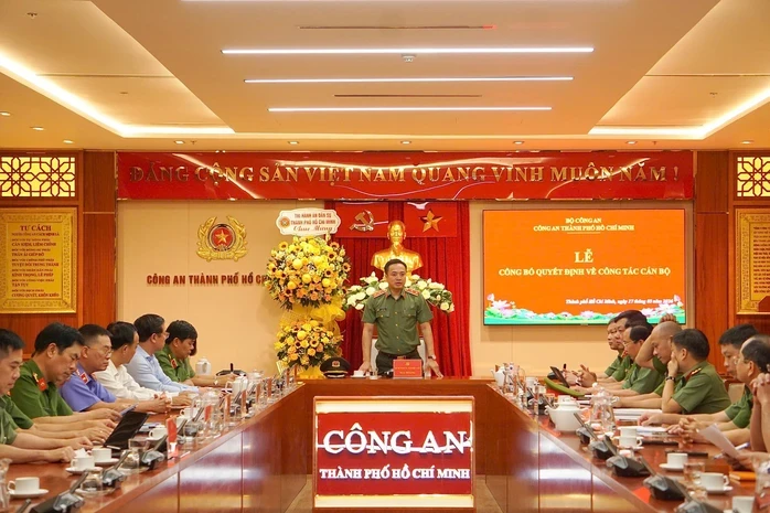 Công bố quyết định bổ nhiệm Thủ trưởng Cơ quan ANĐT và Thủ trưởng Cơ quan CSĐT Công an TPHCM