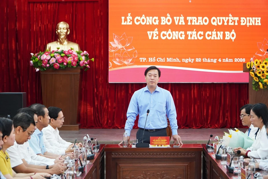 Công bố quyết định công tác cán bộ tại đảng ủy TPHCM năm 2026 Công bố quyết định công tác cán bộ tại đảng ủy TPHCM năm 2026