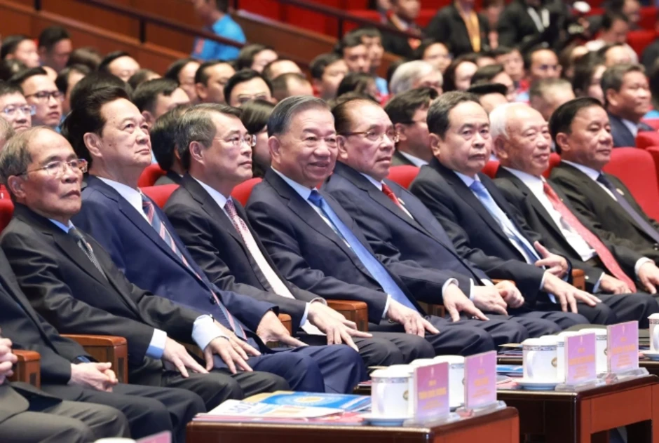 'Công đoàn không thể mạnh nếu xa công nhân' 'Công đoàn không thể mạnh nếu xa công nhân'
