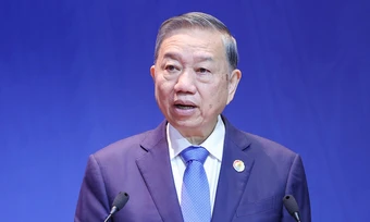 'Công đoàn không thể mạnh nếu xa công nhân'