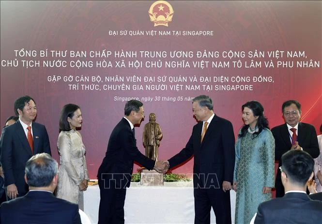 Cộng đồng người Việt Nam tại Singapore tiếp tục là cầu nối thúc đẩy quan hệ hữu nghị giữa hai nước Cộng đồng người Việt Nam tại Singapore tiếp tục là cầu nối thúc đẩy quan hệ hữu nghị giữa hai nước