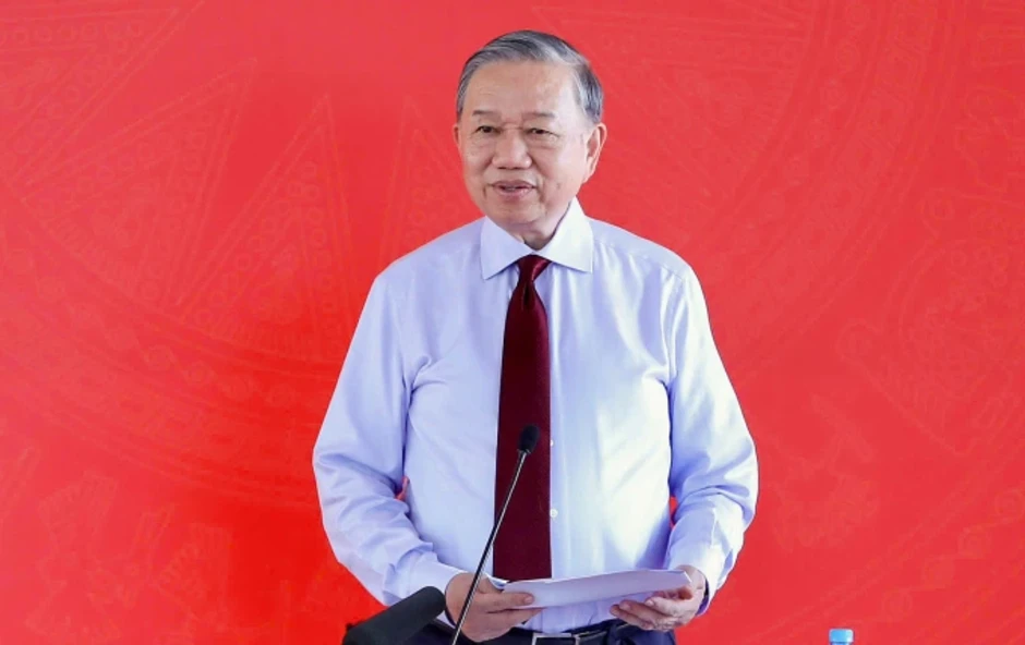'Công nhân cần lương đủ sống, không chỉ việc làm' 'Công nhân cần lương đủ sống, không chỉ việc làm'