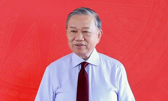 'Công nhân cần lương đủ sống, không chỉ việc làm'