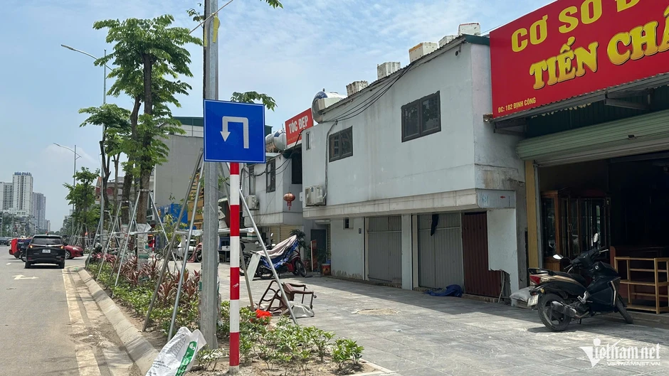 Công trình tạm bợ xuất hiện trên tuyến Vành đai 2,5 ở Hà Nội