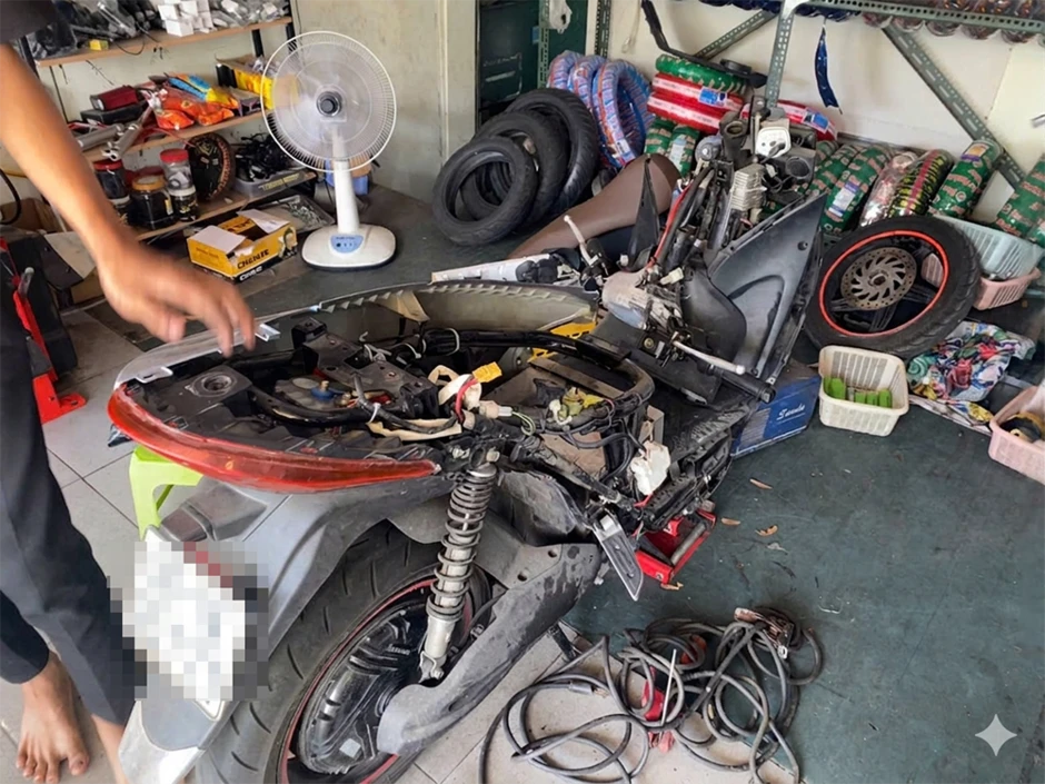 CSGT TPHCM đột kích loạt lò 'độ' xe điện, tạm giữ hàng trăm phương tiện CSGT TPHCM đột kích loạt lò 'độ' xe điện, tạm giữ hàng trăm phương tiện