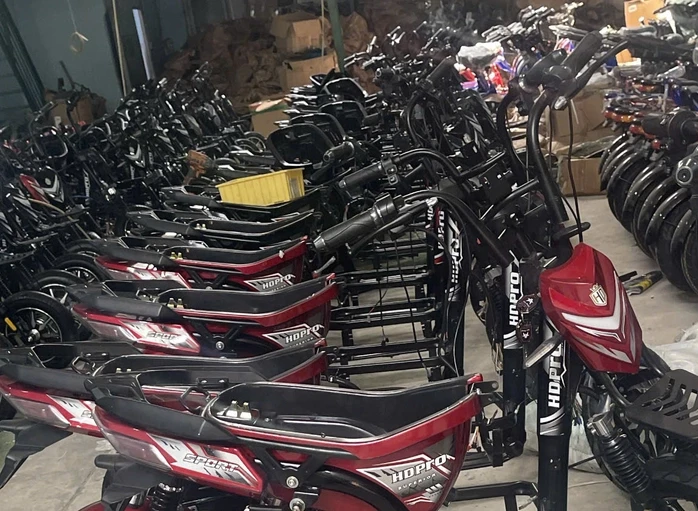 CSGT TPHCM tạm giữ 216 xe điện, xử phạt hơn 1.200 trường hợp vi phạm giao thông CSGT TPHCM tạm giữ 216 xe điện, xử phạt hơn 1.200 trường hợp vi phạm giao thông