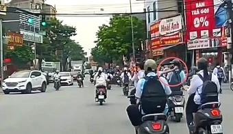 Cú giật tóc giữa phố và những trò đùa nguy hiểm có thể trả giá bằng tai nạn