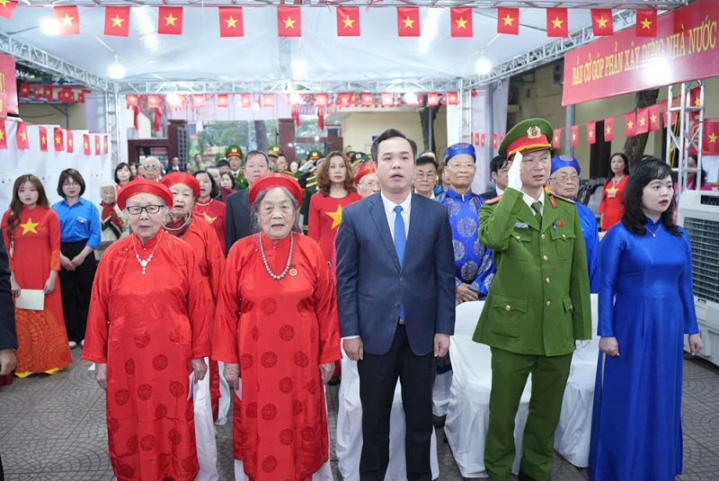 Cử tri cả nước phấn khởi thực hiện quyền làm chủ trong kỳ bầu cử 2026 Cử tri cả nước phấn khởi thực hiện quyền làm chủ trong kỳ bầu cử 2026